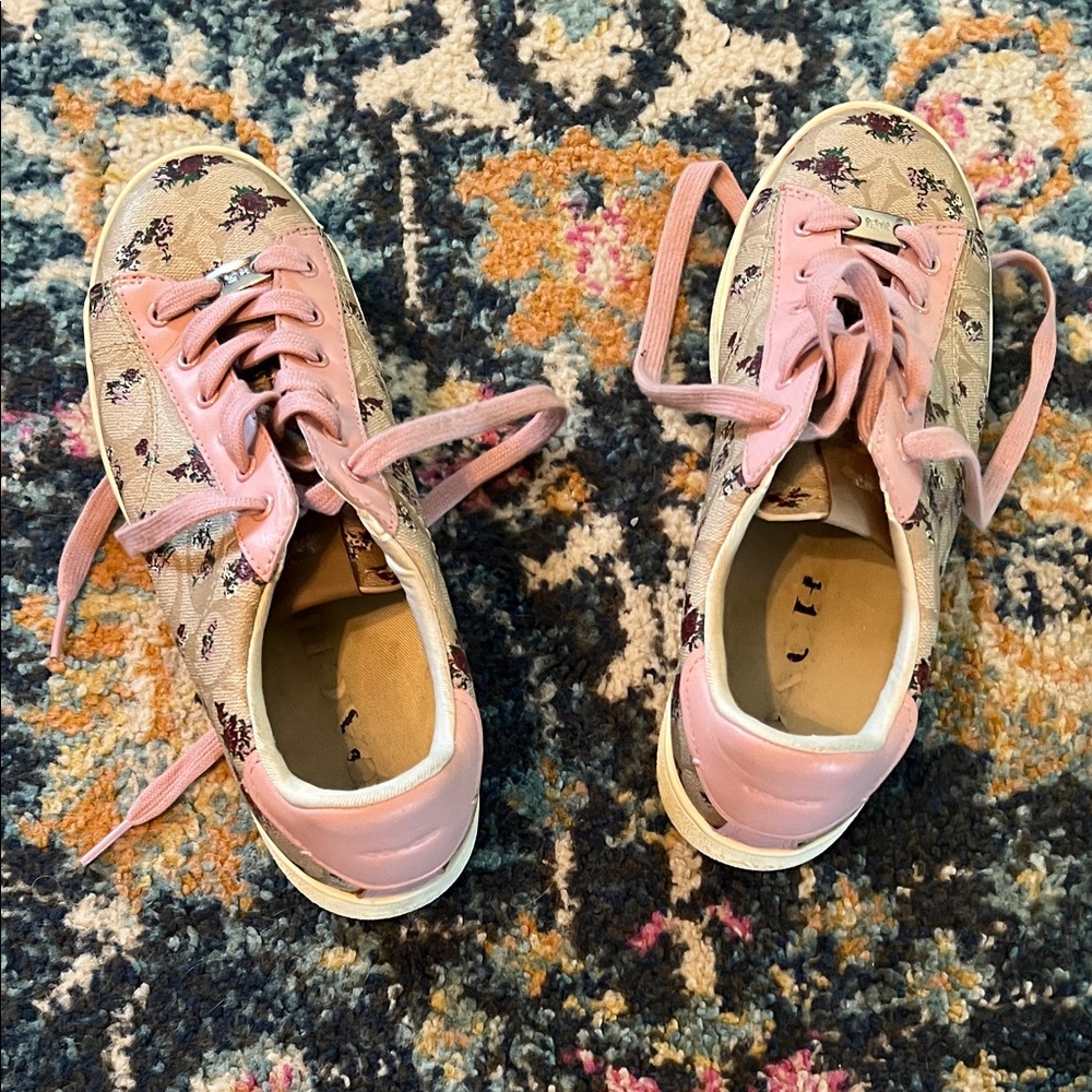 Women’s coach tennis floral shoes size 81/2